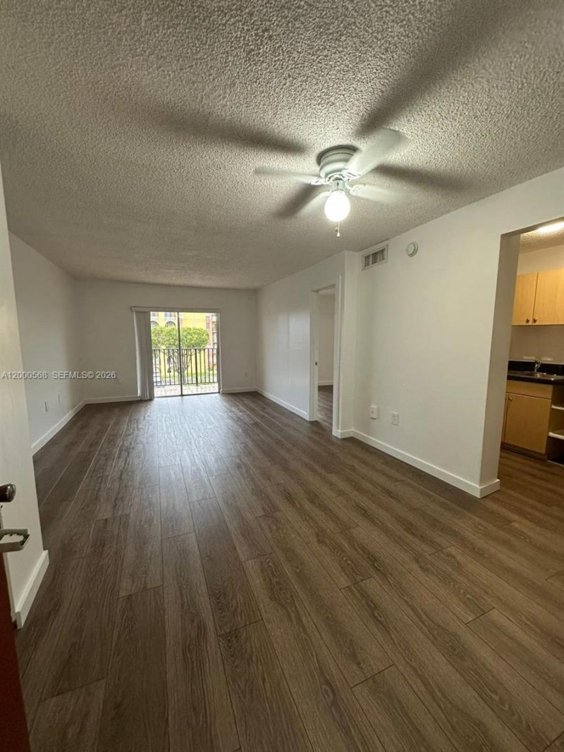 4717 NW 7th St, Unit 402-10, Miami, FL 33126 Photo