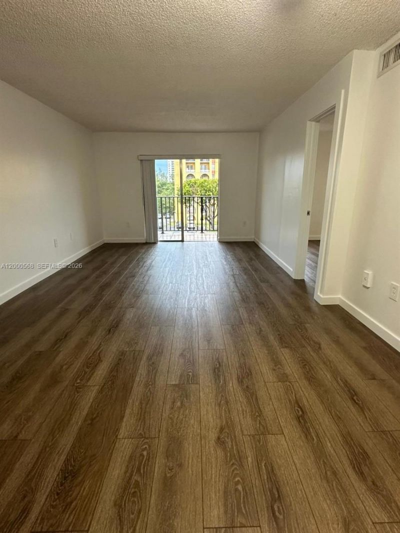 4717 NW 7th St, Unit 402-10, Miami, FL 33126 Photo