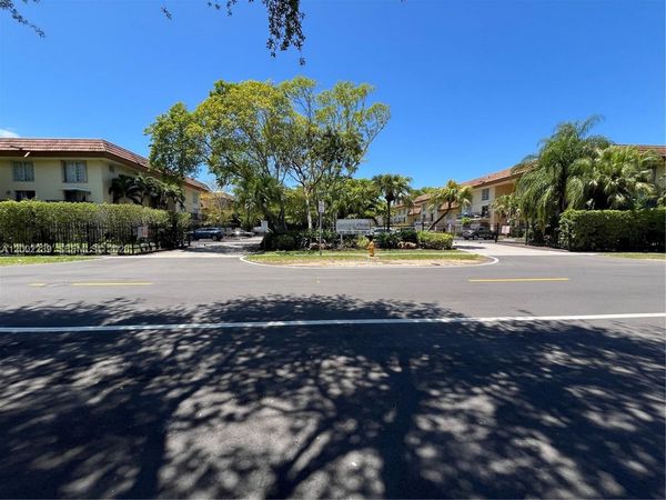 8650 SW 109th Ave, Unit 3-111, Miami, FL 33173