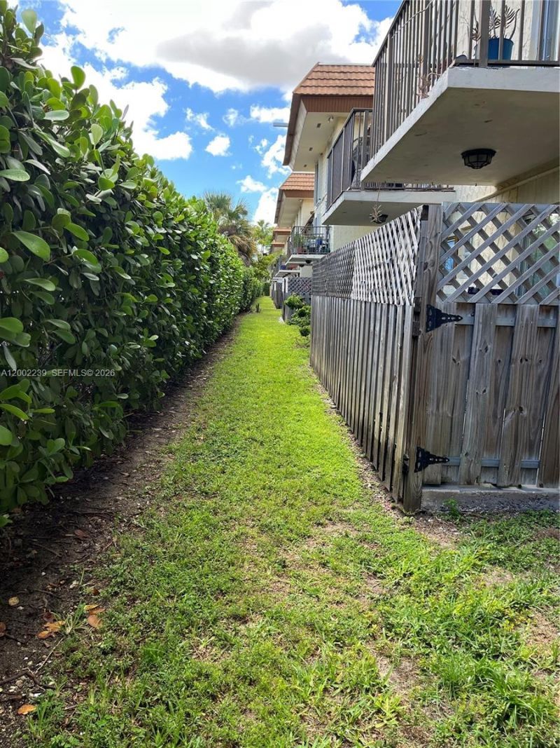 8650 SW 109th Ave, Unit 3-111, Miami, FL 33173 Photo