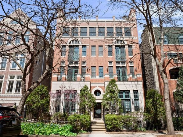 840 W Buckingham Place , Unit 4, Chicago, IL 60657
