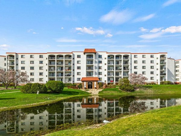 375 Plum Creek Drive , Unit 407, Wheeling, IL 60090