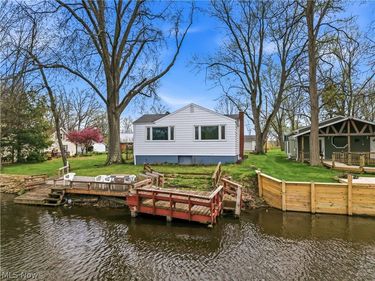 27268 Lakeside Drive, Beloit, OH 44609