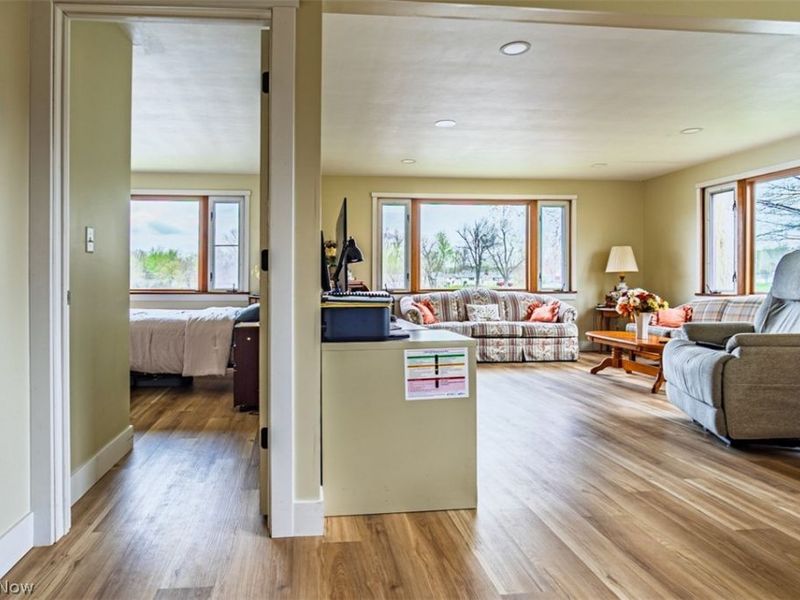 27268 Lakeside Drive, Beloit, OH 44609 Photo 10