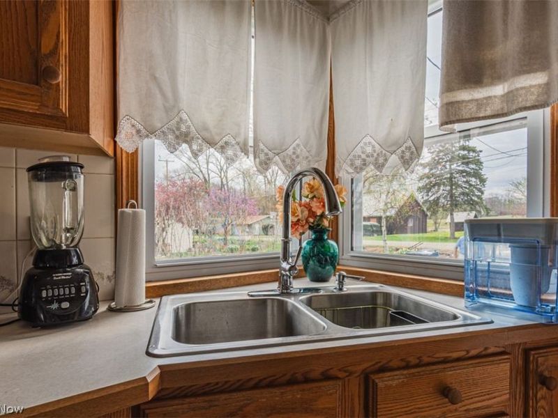 27268 Lakeside Drive, Beloit, OH 44609 Photo 17