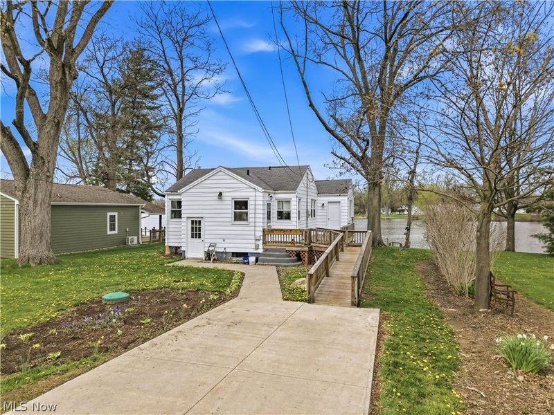 27268 Lakeside Drive, Beloit, OH 44609 Photo 2