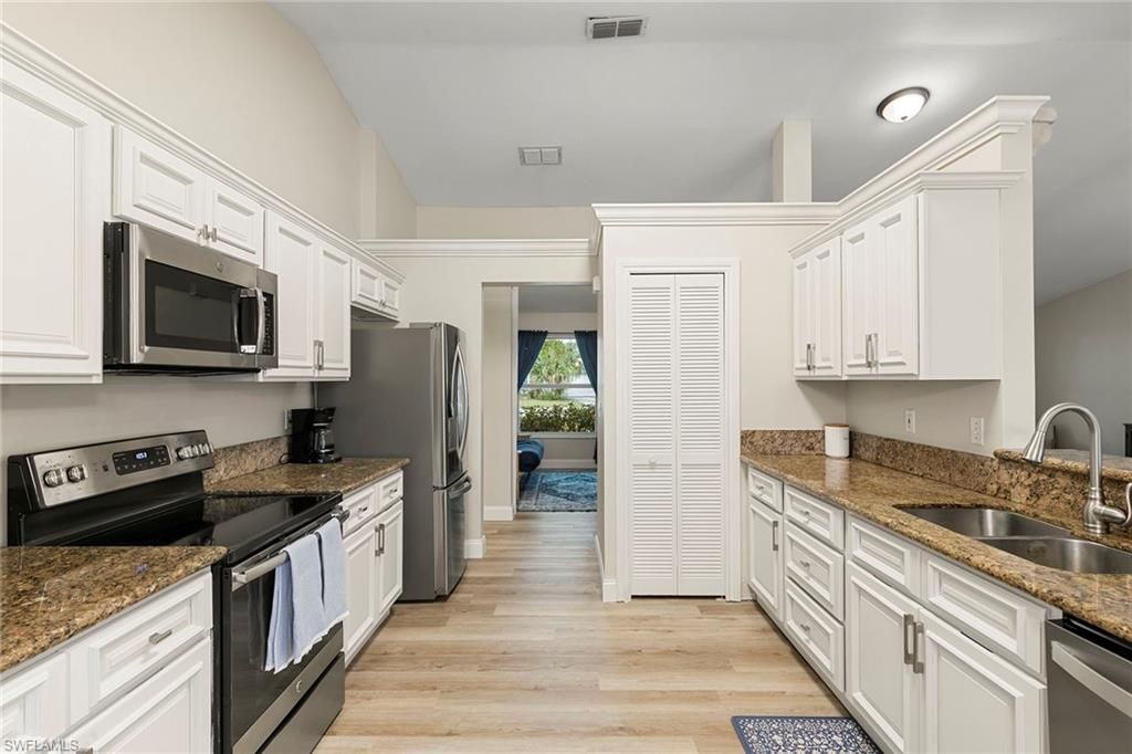 159 Plantation Cir, Naples, FL 34104 Photo