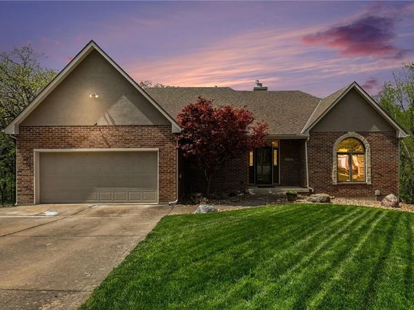 2401 SW Whispering Creek Court, Blue Springs, MO 64015