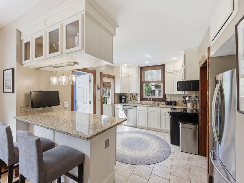 213 E Blake Avenue, Columbus, OH 43202 Photo 14