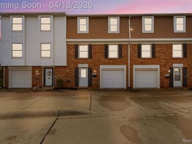 37816 Charter Oaks Boulevard, Clinton Twp, MI 48036