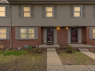 24762 Bashian Drive , Novi, MI 48375