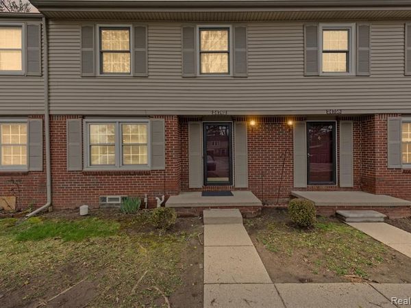 24762 Bashian Drive , Novi, MI 48375