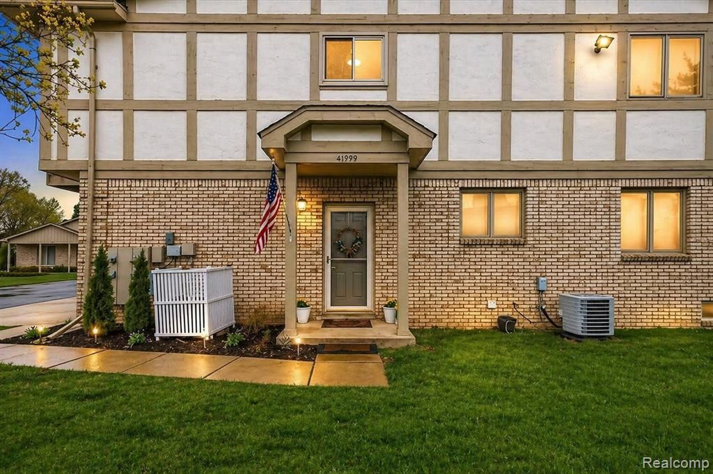41999 King Edward Court, Clinton Township, MI 48038 Main Photo