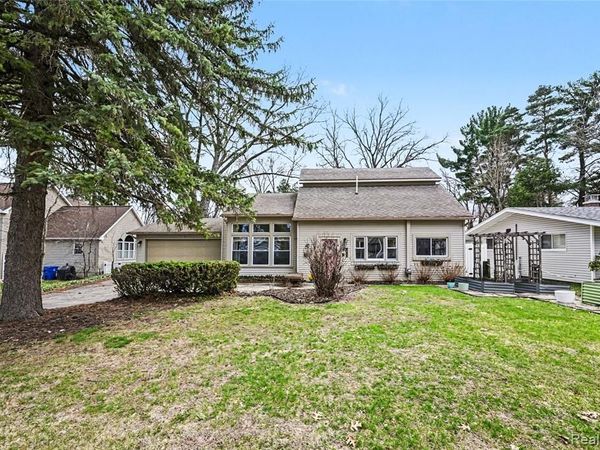 937 Marvell Place , Waterford Twp, MI 48327