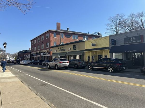 10-12 Court St, Plymouth, MA 02360