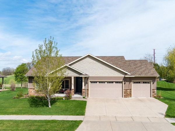 839 Rolling Oaks DRIVE, Onalaska, WI 54650