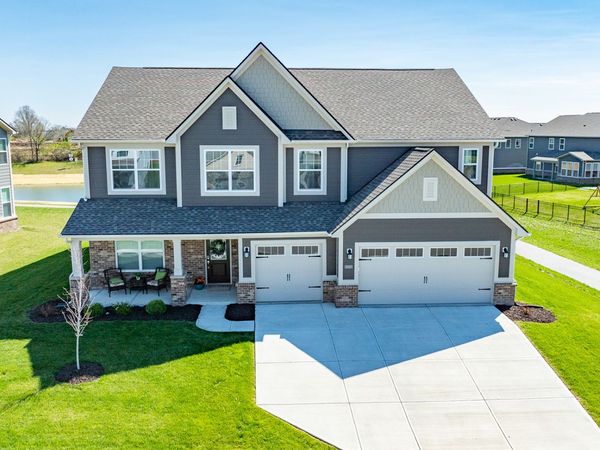 1041 Elmwood Lane , Greenwood, IN 46143