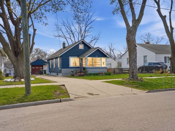 1034 Talma Street , Aurora, IL 60505