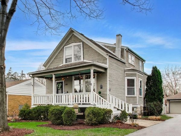 256 Blackhawk Road , Riverside, IL 60546