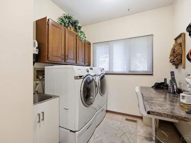 3755 Fawnrun Drive, Evendale, OH 45241 Photo 26