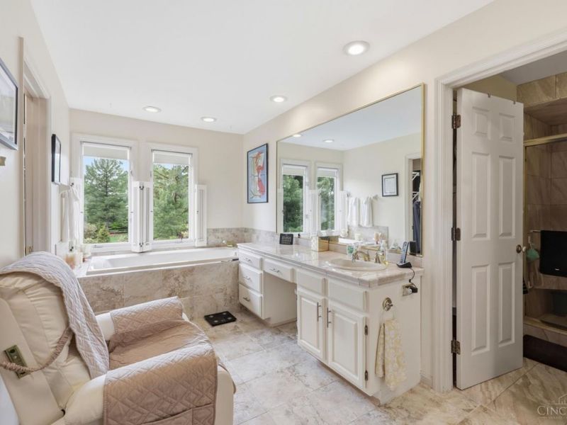 3755 Fawnrun Drive, Evendale, OH 45241 Photo 31