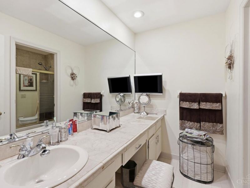 3755 Fawnrun Drive, Evendale, OH 45241 Photo 34