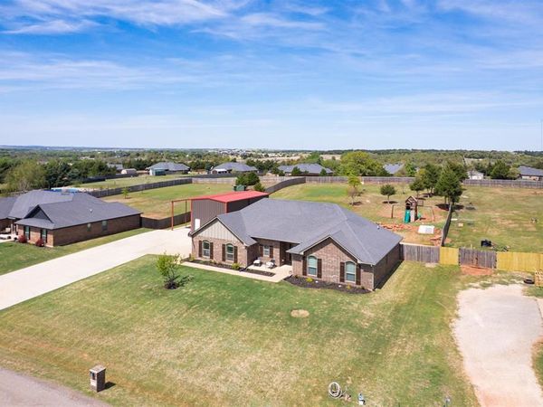 5772 Hillside Drive, Guthrie, OK 73044