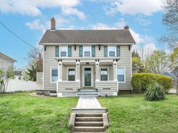 75 Grove Street , Glenwood Landing, NY 11547