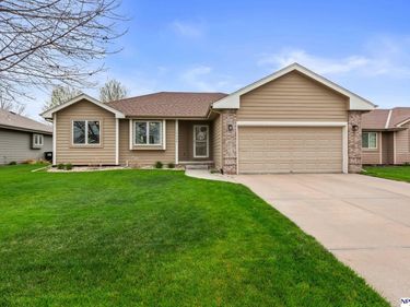 19024 Chandler Street , Omaha, NE 68136