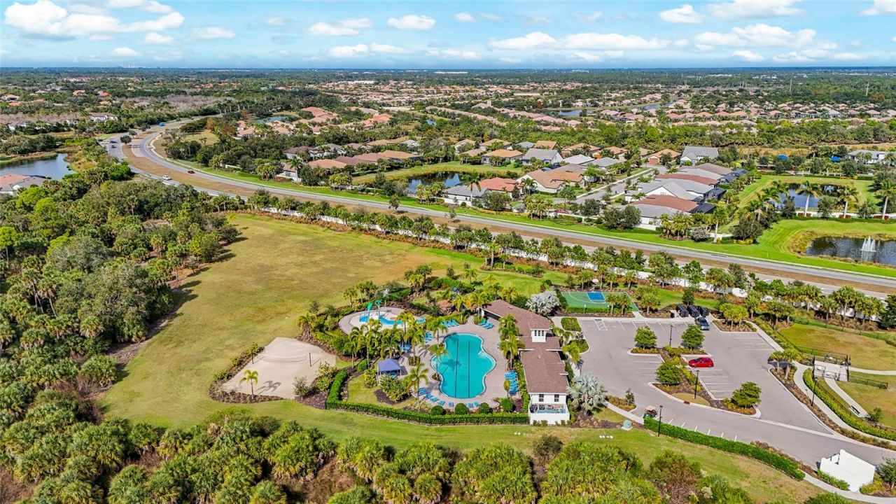 5715 Woodland Sage Drive, Sarasota, FL 34238 Photo