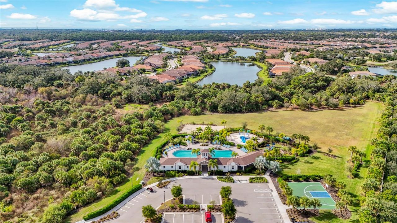 5715 Woodland Sage Drive, Sarasota, FL 34238 Photo
