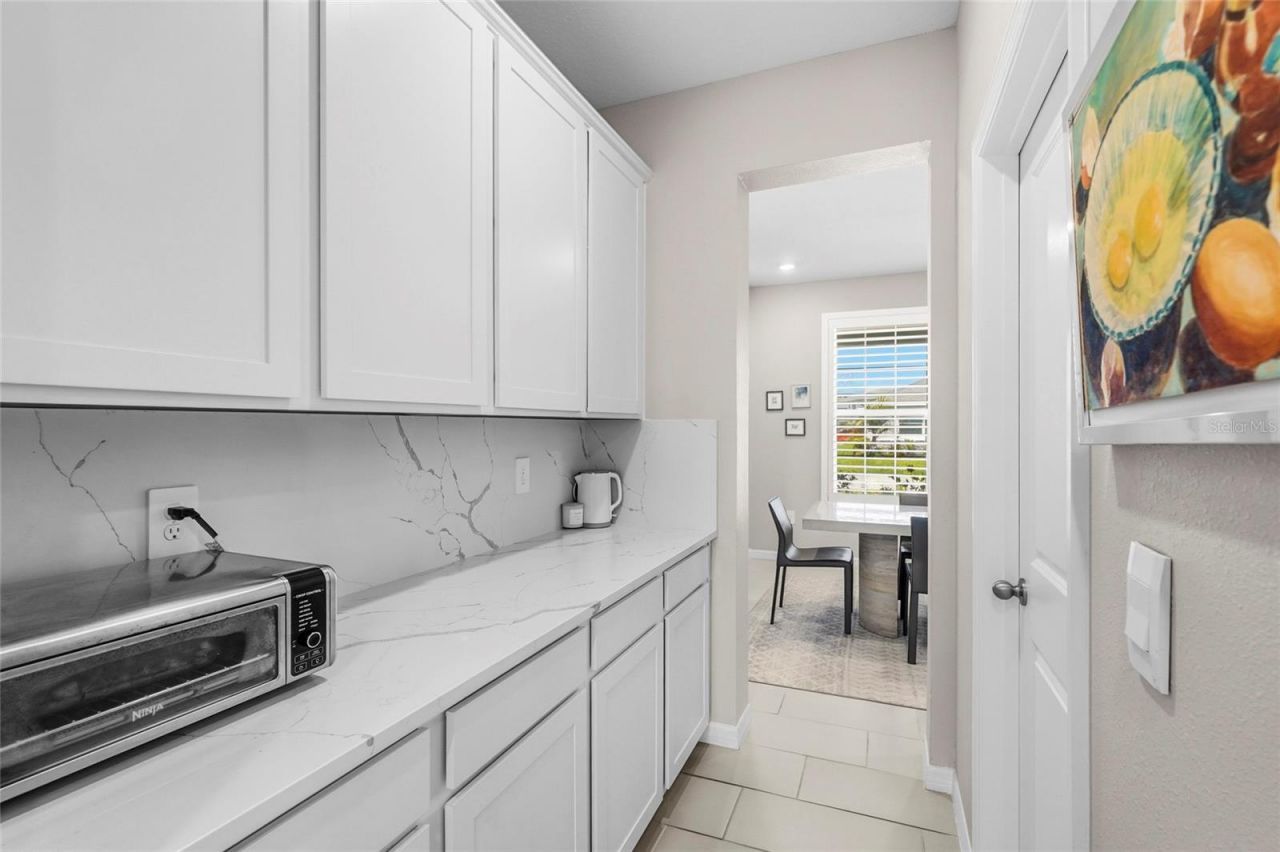 5715 Woodland Sage Drive, Sarasota, FL 34238 Photo