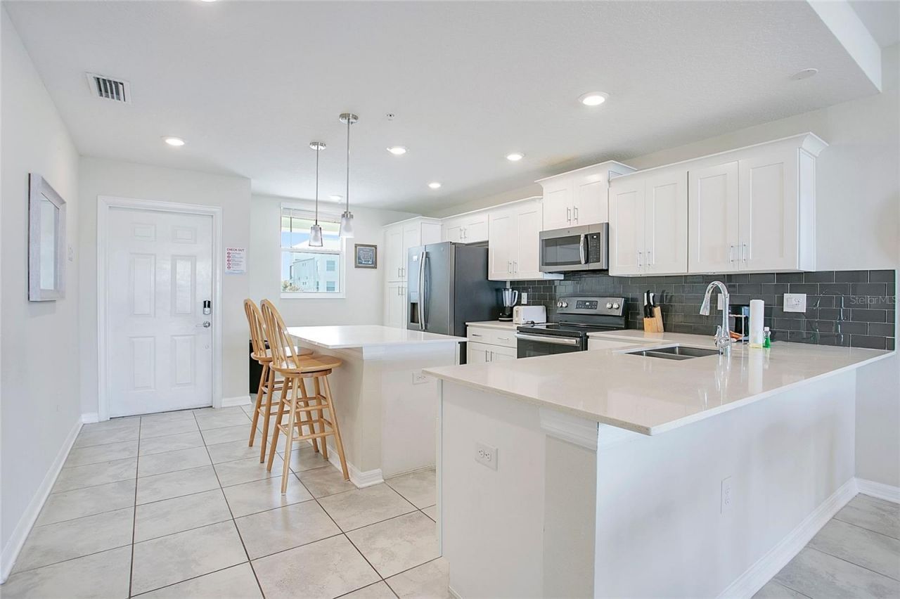 3120 Paradox Circle , Unit 204, Kissimmee, FL 34746 Photo