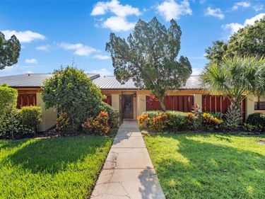 665 BROADMOOR CIRCLE , WINTER HAVEN, FL 33884