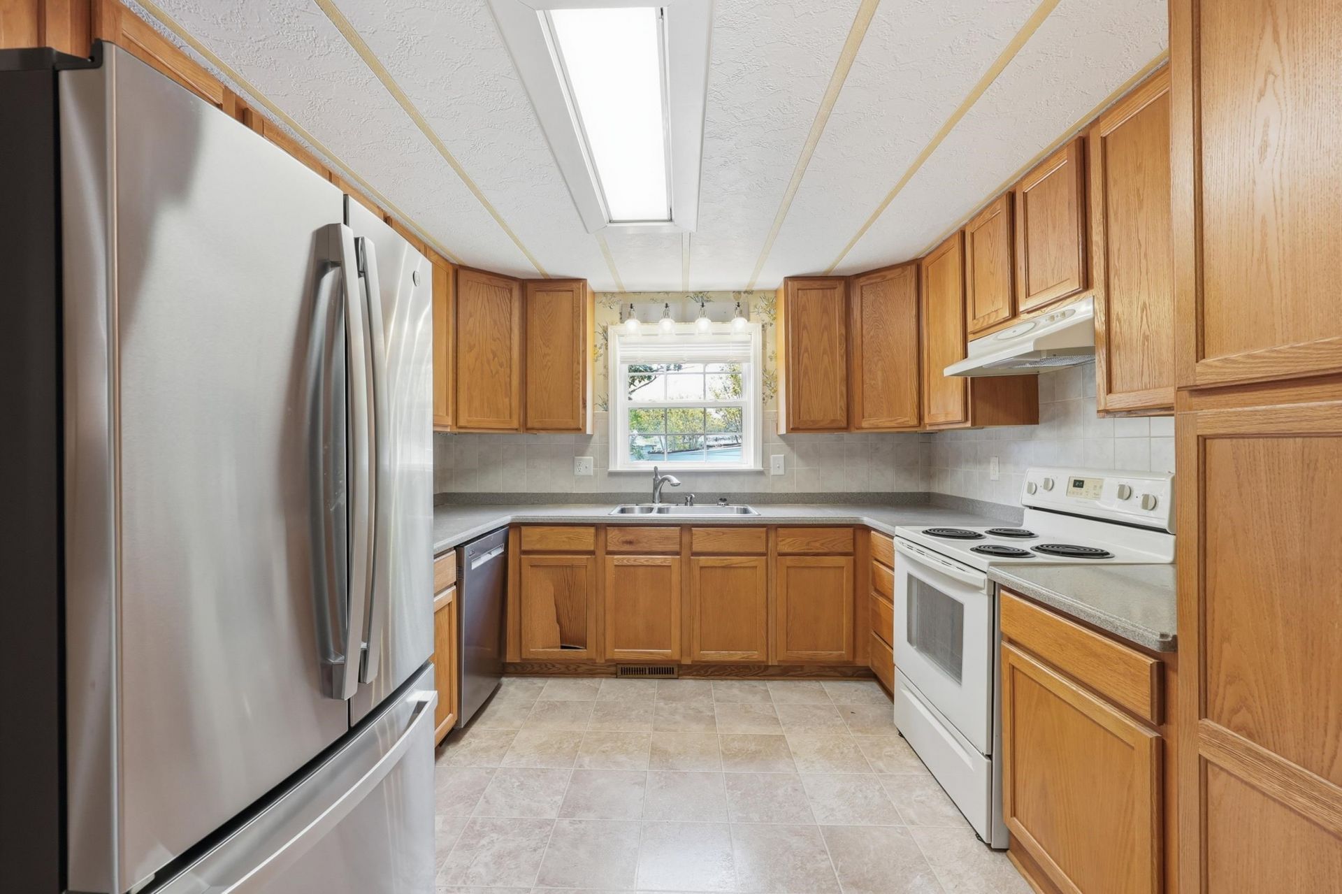 613 Reef Ct.  Photo 12