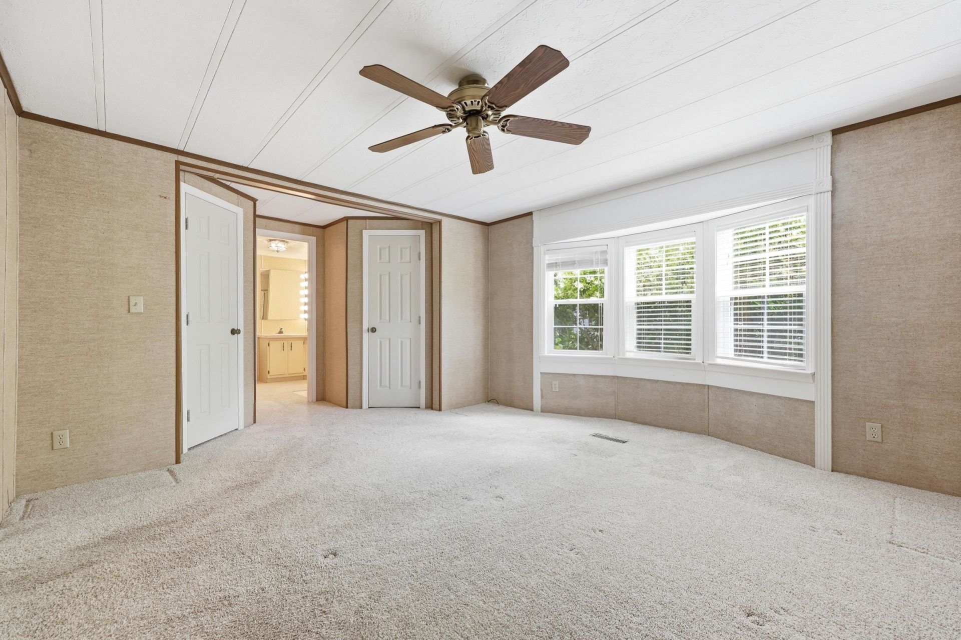 613 Reef Ct. Photo 15