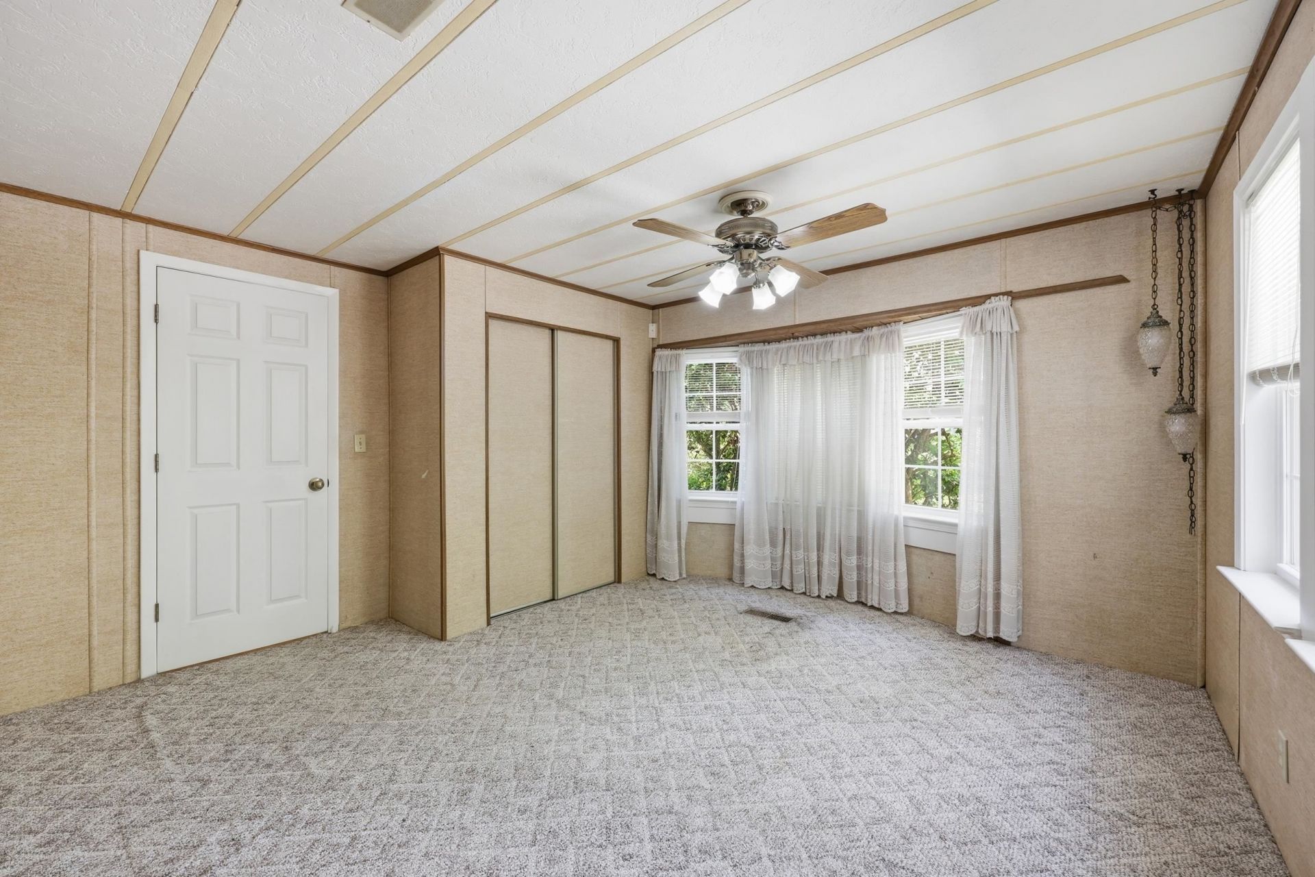 613 Reef Ct. Photo 23