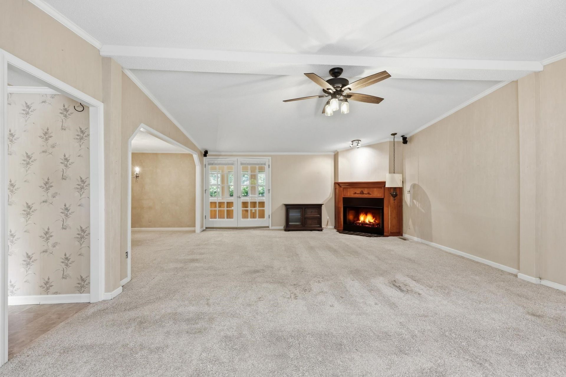613 Reef Ct. Photo 4