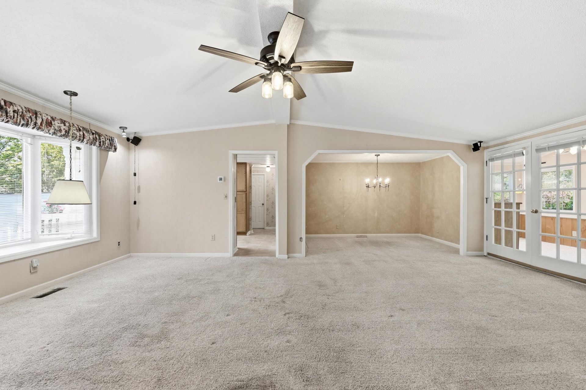 613 Reef Ct.  Photo 5