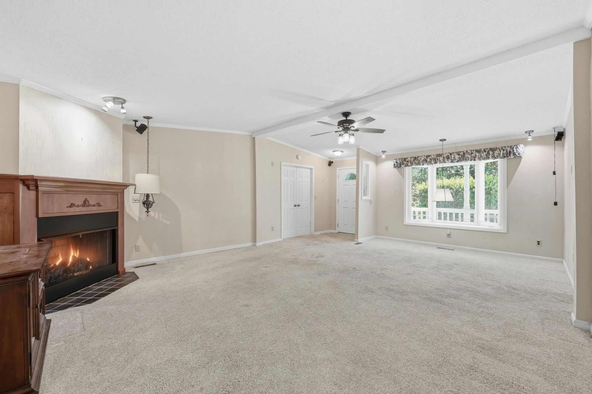 613 Reef Ct.  Photo 8