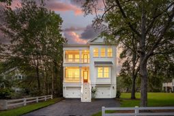 2772 Burden Creek Road photo 4