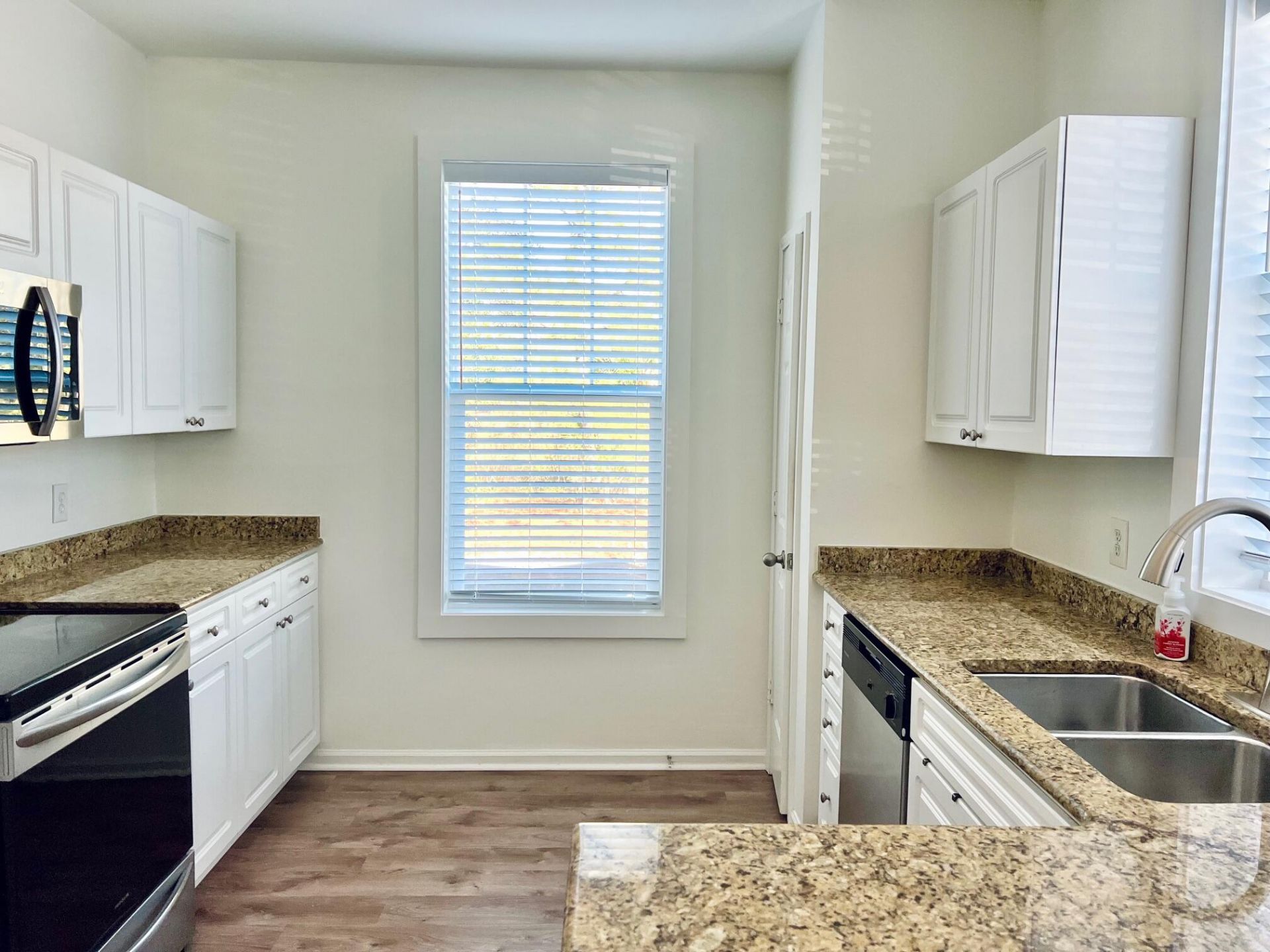 130 River Landing Drive Photo 14