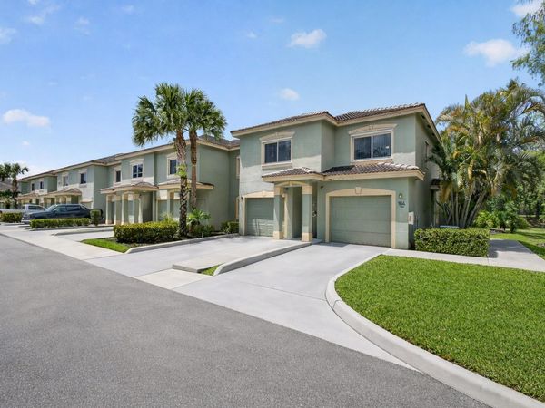 310 Crestwood Circle, Unit 208, Royal Palm Beach, FL 33411