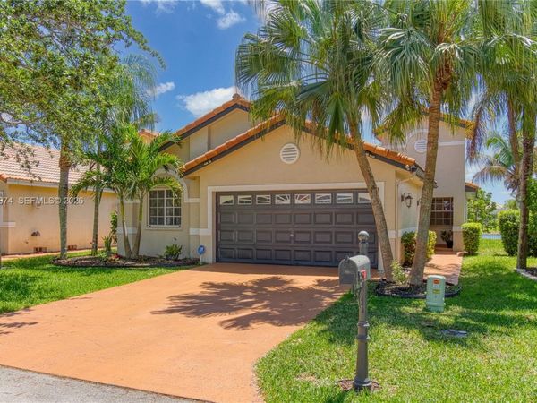 17676 SW 6th Ct , Pembroke Pines, FL 33029