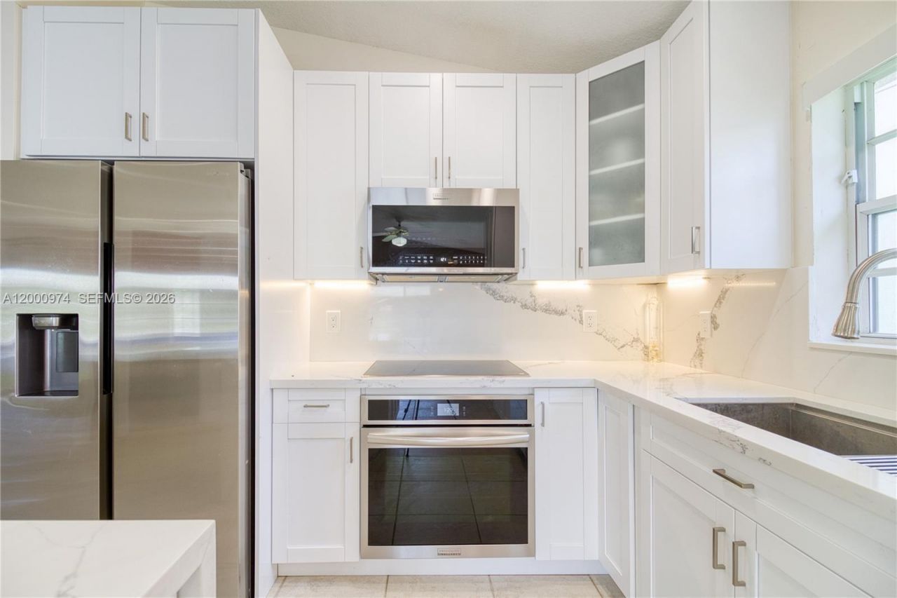 17676 SW 6th Ct, Pembroke Pines, FL 33029 Photo