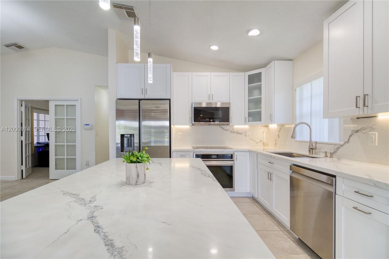 17676 SW 6th Ct, Pembroke Pines, FL 33029 Photo