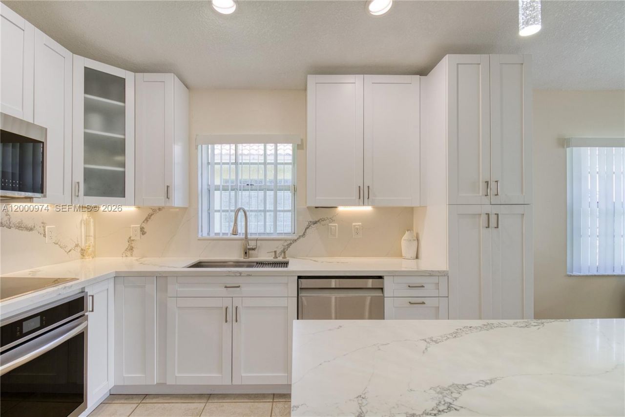 17676 SW 6th Ct, Pembroke Pines, FL 33029 Photo