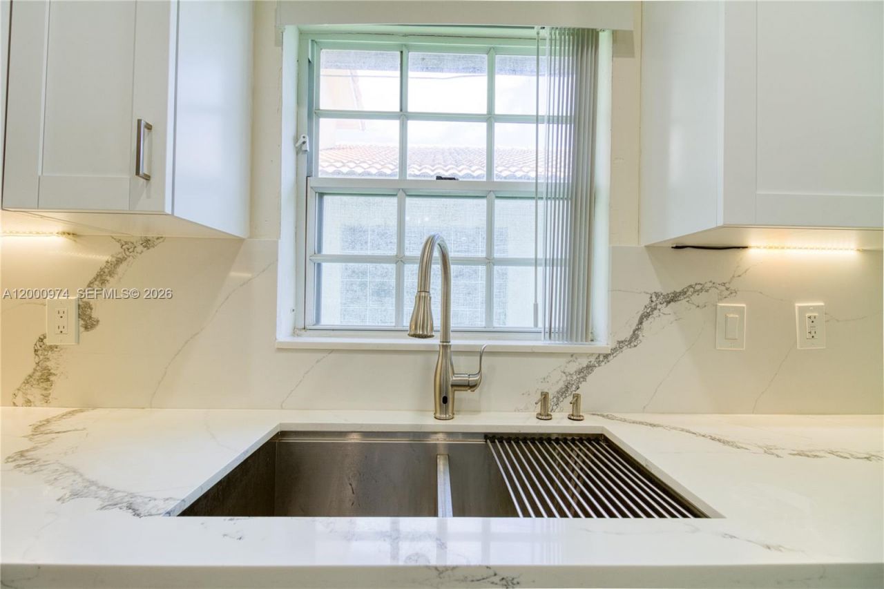 17676 SW 6th Ct, Pembroke Pines, FL 33029 Photo