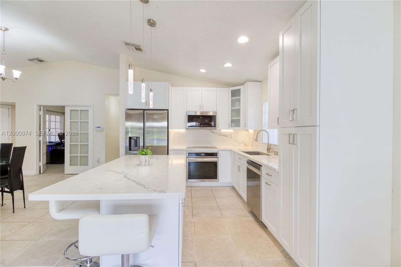 17676 SW 6th Ct, Pembroke Pines, FL 33029 Photo