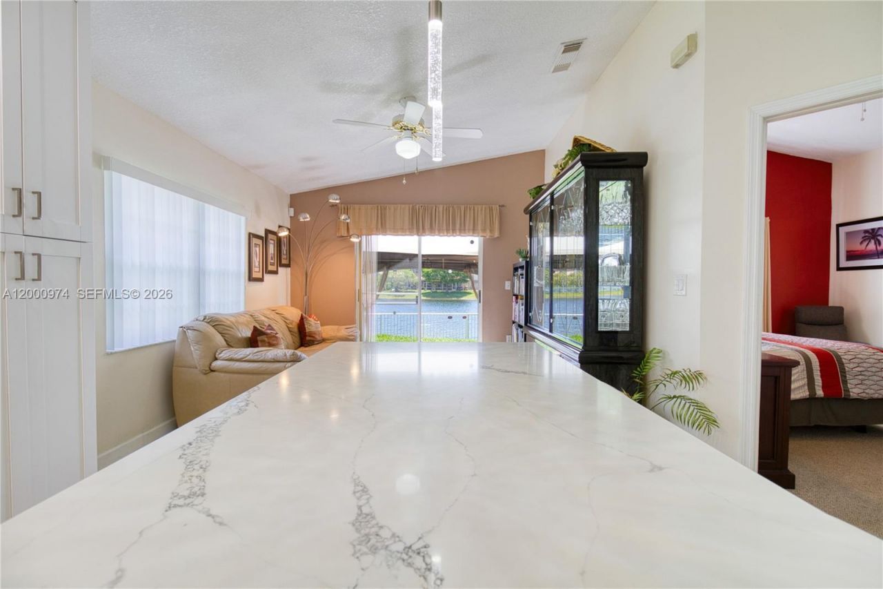 17676 SW 6th Ct, Pembroke Pines, FL 33029 Photo